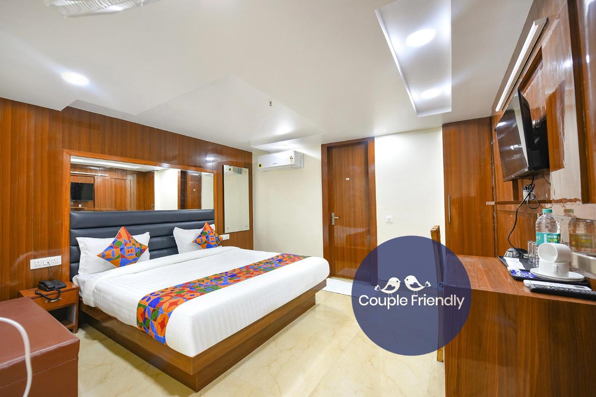 Fabhotel Mona International New Delhi Exterior photo
